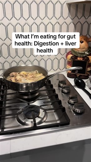 Without proper digestion, gut health means nothing. Digestion plays a crucial role in gut health. Yes even for our kids who are neurodivergent. Digestion: 👇🏻 ▫️Breaks down food ▫️Extracts essential nutrients Poor digestion can also lead to: ▫️Leaky gut ▫️Inflammation ▫️Constipation ▫️increased sensitivity to foods So how to we combat this? Improve digestion by 🫶🏻Eating more fiber 🫶🏻Eat fermented foods 🫶🏻Eat real, single ingredient foods The list obviously doesn’t end here, for everyone… 