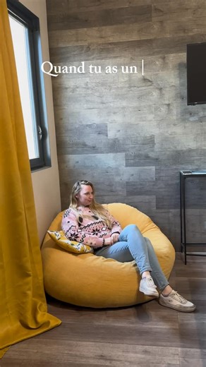 Kathleen Villepontoux on Instagram: "Avant d’être maman, j’étais pas du tout stressée dans la vie. Et puis elle est née. Et d’un coup, je vérifie si elle respire. Le moindre bruit me fait sursauter. Même quand tout va bien. Sans @owletcare.fr : 👉 j’entends un bruit, je panique, je cours. Avec Owlet : 👉 j’entends un bruit, je regarde mon téléphone, elle va bien, je me calme. Ça n’enlève pas l’instinct. Ça n’empêche pas de se lever. Mais ça apaise la charge mentale, surtout la nuit. Dis-moi, la 