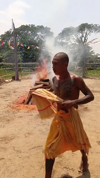ရန်ကုန်တိုင်းဒေသကြီး ရွှေပြည်သာမြို့နယ် လှော်ကား တ/၁၅တိုင်း ၃/၆၃ရပ်ကွက်တွင်တည်းထားကိုးကွယ်လျှက်ရှိသော စရီကာလီယမ္မာန်မယ်တော်ကြီးဘုရားကျောင်း မီးနင်းပွဲတော်နေ့ ၃၈ကြိမ်မြောက်မီးနင်းပွဲတော်#ချစ်တဲ့သူတွေဆီအရောက်သွား #မြင်ပါများပီးချစ်ကျွမ်းဝင်အောင်လို့🤒🖤 #myanmartiktok🇲🇲🇲🇲 #ရောက်စမ်းfypပေါ် #ဘယ်တော့ရောက်မှာလဲfypပေါ်😤😤 @🇲 🇾 🇴 🇱 🇦 🇾 🇿