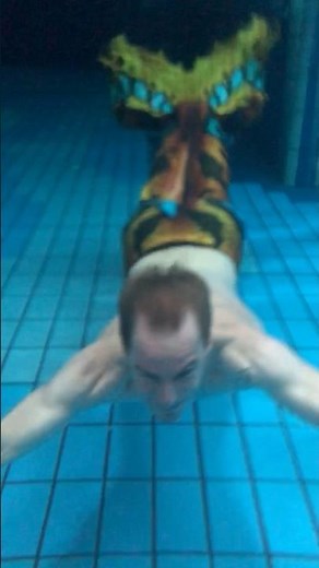 Merman Ariel underwater swimming 🧜‍♂️💦 #merman #mermaid #mermaiding