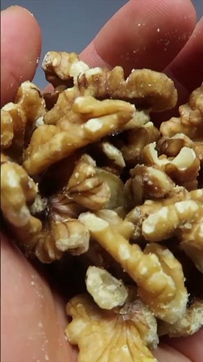 Eating 1 Walnut a Day Does These To Your Body | What are the Benefits of Walnuts?