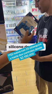 🎮🔥 ¿PLAY 5 nuevo con obsequios y desde $2.100.000? Parece mentira… pero en Game Stop Medellín las cosas imposibles sí pasan. O Traé tu ps4 y salí estrenando una play 5 nueva , y con garantía de un año , pagando desde solo $1.300.000 mil pesos. Así de fácil, así de real, así de Game Stop. Pero ojo… esto no termina ahí. Porque aquí te consentimos como un verdadero gamer: 🎁 ¡Te damos 26 obsequios sorpresa! Sí, veintiséis! No dos… Accesorios, detalles gamers, cositas útiles, cositas chéveres… pur