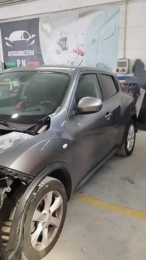 Car Repair Process: Fixing a Damaged Jeep