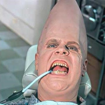 Aliens come to Earth to see a dentist. #movie