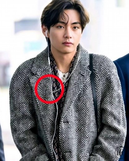 V’s Airport Coat Brand and Price?! 😱 BTS Taehyung Outfit Breakdown ✈️ #bts #btsv #v #taehyung