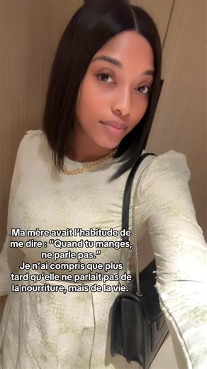 Celui qui mange en silence mange beaucoup et longtemps , Je comprends aujourd’hui qu’elle parlait de la vie : quand Dieu te nourrit, ne te justifie pas, ne t’explique pas… reçois, obéis, grandis, et laisse le fruit parler pour toi. » ✨🙏