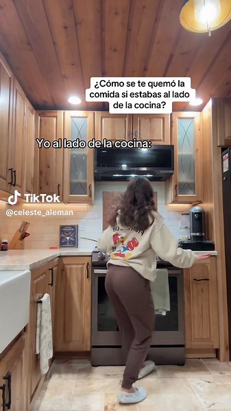 𝓒𝓮𝓵𝓮𝓼𝓽𝓮🩵 (@celeste_aleman)’s video of cocina