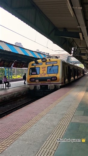 mumbai local🚋 #train #explore