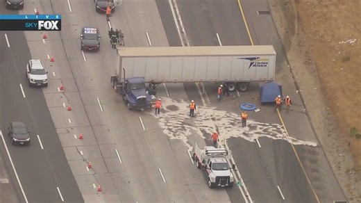 Jackknifed big rig shuts down 91 Freeway lanes