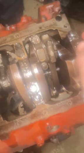 2.1K views | How many dumb asses does it take to rebuild a 350#smallblock #smallblockchevy #fyp #ftb | 350 Engine Rebuild | Facebook