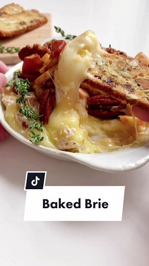 Baked Brie Recipe with Apples and Pecans