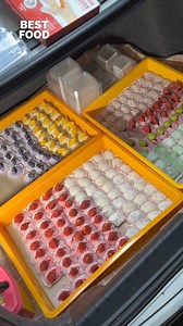 Fresh mochi in Ampang🍓🍡 📍Located infront of Lotus's Ampang, PT 8880, Jalan Pandan Prima Dataran, Pandan Indah, 55100 Kuala Lumpur, Selangor (sometimes will open at Tasik Titiwangsa) ⏰8.30pm till sold out (Closed on Monday) | Best Food Malaysia