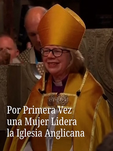 Sarah Mullally, una exenfermera de 63 años que se ordenó sacerdotisa a los 40, fue investida oficialmente como arzobispa de Canterbury, siendo la primera mujer en dirigir la Iglesia de Inglaterra. Aunque asumió el cargo desde enero, finalmente este 25 de marzo se realizó el protocolo formal para nombrarla líder espiritual de la Iglesia anglicana, que incluye a la Iglesia Episcopal de Estados Unidos. A la ceremonia asistieron el príncipe Guillermo, la princesa Catalina, el primer ministro Keir St