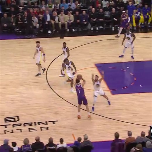 57K views · 472 reactions | Klay Thompson and Devin Booker exchanged early triples in the desert  #RepublikaNgNBA | NBA Philippines | Facebook