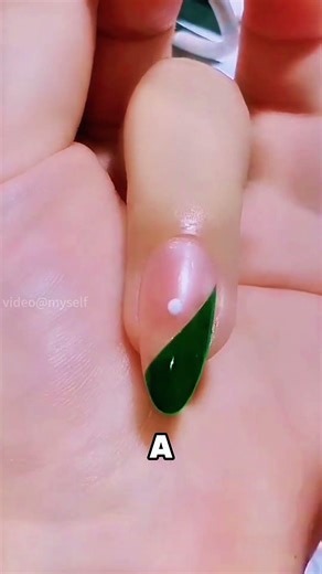 How to draw a cute flower pattern on your nails using just tape and two dots ✨