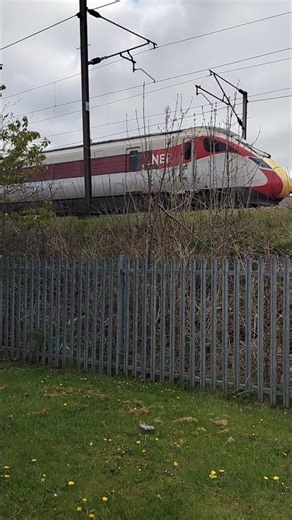 1Y10, 801112, Azuma, Newcastle to London Kings Cross passing through Chester le Street #azuma