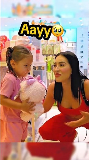 KARLA AND NAS BUY MANY PLUSHIES🧸| #karlabustillos #kids #viral