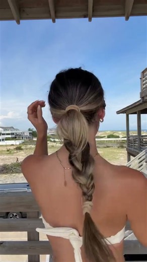 Quick & Easy Heatless Hairstyle you can wear for vacation & throughout the year 🤍✨ I’ll never turn