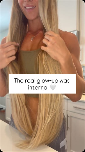 Sarah Bäckman on Instagram: "This is the way; 1. Hydrate my body and my soul; every day, with intention 2. Train like a warrior, move like a woman 3. Honor stillness as much as the hustle 4. Guard my energy like it’s my greatest currency 5. Plunge into discomfort to remember my power 6. Nourish my body with love; every meal, a ritual 7. Release and detach from what doesn’t serve my highest self 8. Choose what fires me up, and refrain from what makes me feel small 9. Start each morning in gratit