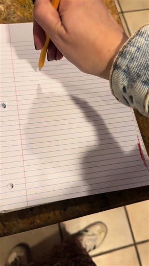 ✏️ OT WRITING HACK! If your child’s hand floats in the air while writing, try this simple trick! 👇 Take the rough side of a sponge and place it on the paper where your child’s wrist should rest. The texture acts as a tactile cue, reminding them to keep their wrist down and in a neutral position during writing. Why this works: 🖐️ Promotes wrist stability ✏️ Improves handwriting control 💪 Encourages proper hand positioning 🧠 Provides sensory feedback for body awareness (proprioception) 📄 Supp