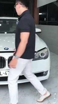 The 2009 BMW 750Li, with its 4.4L V8 engine, boasts incredible acceleration from 0-100km/h in jus...