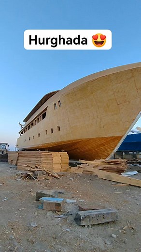 Heute Mega Schöner Tag mit TOURGADA VIP Stadtrundfahrt in kleine gruppe mit deutschsprachige reiseleiter 😍 . Privat tour - jeden tag . Vip tour am samstag oder freitag . ____ info zur tour ___ 🇪🇬 VIP Stadtrundfahrt hurghada . 💰 preis Preis , 35 € p.p 💰 Am freitag & samstag 1- Obst und Gemüsemarkt 2- Bootsfabrik 3- Moschee. 4- kirche 5 - ägyptisch restaurant lokal essen . 6- Fischmarkt . 7- neue marina . 8- Felfela Panoramablick hurghada 9- Einkaufen ( Anfrage ) 10- Privat transfer 👍 Stadtr