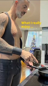 Do you cook with leather on? I do sometimes, love being in my leather all the time. 🖤 | Mig Leather