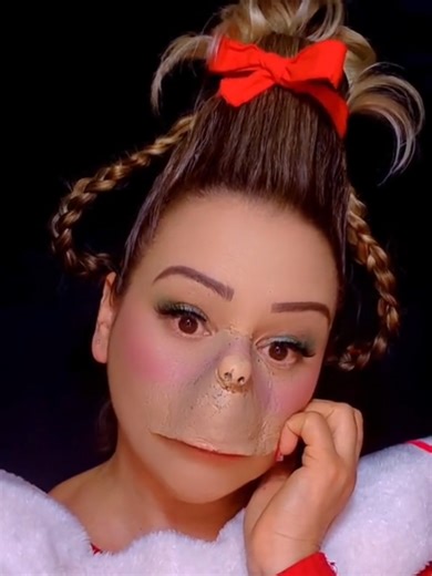 Cindy Lou Who Makeup Transition Tutorial