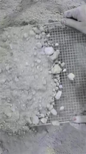 ASMR Gym Chalk Sifting ASMR