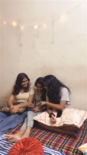 •Hunter_sip• on Instagram: "Guess the movie 🎥..🙃.. . . . #friends #hyderabad #hyderabad_diaries #foodie #friends"