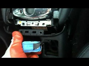 Audi 1999 A6 airbag unit removal part 1