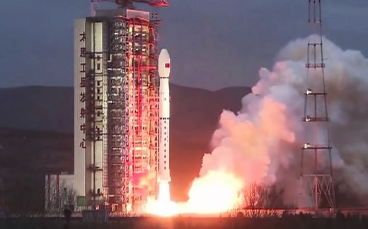 How satellites and blockchain go together