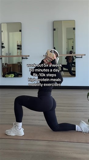 You don’t need more pressure this New Yea, you need a plan that actually fits your life 🗣️ 5x30 = 5 workouts a week, 30 minutes a day. Built for real schedules & real consistency!!!! This is about strength, confidence, and momentum for 2026, not forcing perfection 🫶 We start January 12th, stay tuned 👀🤍 #homeworkout #workoutroutine #workoutsplit #fullbodyworkout