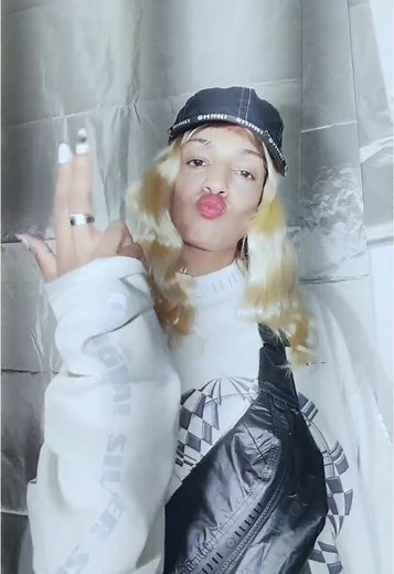 M.I.A. and Diplo: Exploring Paper Planes Live