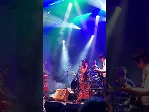 The Waifs - Crazy Train @ridethesoundwave Port Macquarie NSW Australia 29/4/23