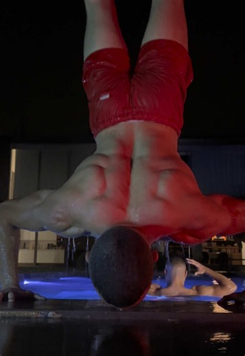 Training>swimming #calisthenics #handstand #pushups #pool #swimmingpool