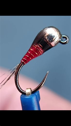 #streamer #trout #flytying #flyfishing #flies Perdigon red Cooper