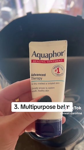 Top 12 Essential Items to Always Keep in Your Purse