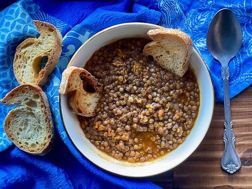 Zuppa di lenticchie speziata blog.giallozafferano.it/renatabriano/ricetta-zuppa-di-lenticchie-speziata/ | La nostra politica in cucina di Renata Briano