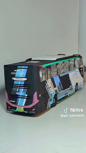 Panduan Membuat Miniatur Bus Winspector dari Kardus