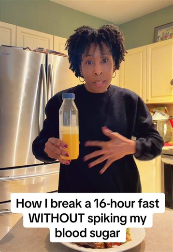 This is FFPC in real life: ➡️ Fiber first to support digestion & blood sugar ➡️ Healthy fats protein for satiety ➡️ Carbs last, so they hit differently Plating your food this way helps: ✅Reduce glucose spikes ✅Keep you fuller longer ✅Support gut health ✅Make fasting sustainable. DM “Fiber” to get started.