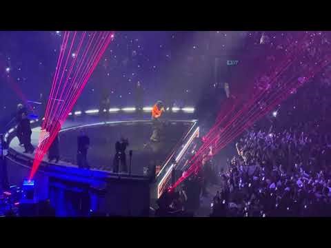 Bad Bunny Ft. Mora (En Vivo) - HIBIKI