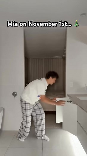 Okay, take a look at *this*! 👀 Our "Christmas Countdown PRANKED!" video is out and the reaction is absolutely EPIC! 🤣 Seriously, I haven't laughed this hard in ages. You won't believe what happened! 😱 What's your go-to Christmas prank? Let us know in the comments! 👇 Share this for instant festive cheer & follow us for more fun! ✨🎄 #ChristmasPrank #Pranked #Hilarious #FunnyReels #ViralVideo #HolidayLaughs #MustSee | Viral Prank Hub