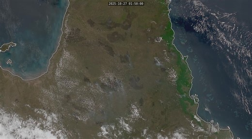 27 Oct 2025. N QLD fires Australia. Last 3 hours. Low pressure forming, causing rain in some parts. Visible & Infrared satellite images. Source: https://realearth.ssec.wisc.edu/ | Australia & NZ Moving Satellite Images