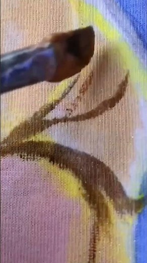 Beautiful Painting on a Lady’s T-Shirt #artist #painting #viralshort