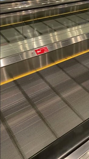 Power-Saving Mode P2 - Hitachi Autoline EX Series S1600EX-N Travelator - Changi Airport T1 Singapore