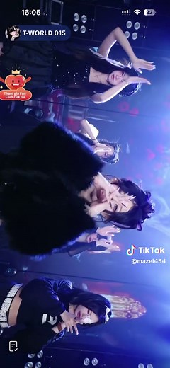 Phần trình diễn ấn tượng của YiYi cùng các idols New World