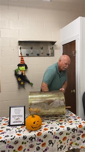 🎈🎈🎉🎉🎈🎈 CONGRATULATIONS TO BRIAN NEAL, ticket number C2311, our Splash Cash WINNER of💲1️⃣0️⃣6️⃣7️⃣, for October 29, 2025‼️ Thank you to Brian for his continuous support of the Nutrien Civic Centre through his Splash Cash prepay. Our next draw on November 5, 2025, is estimated at $1️⃣2️⃣0️⃣0️⃣‼️ Visit one of our toonie drop off locations: Pleasant Valley Market, Bank of Montreal, Pizza Delight, NAPA, Greco, Source for Sports, Sharp’s Corner Drug Store, STAR LITE VARIETY , Canadian Tire, Nee