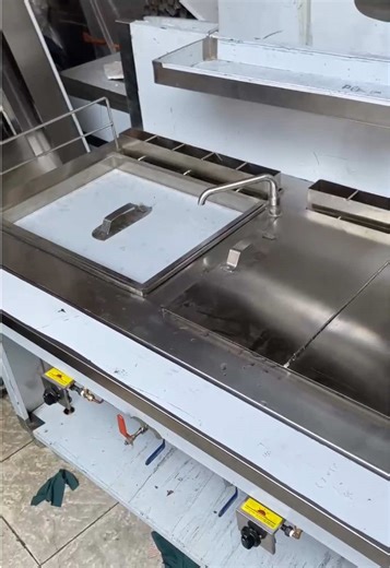 Referensi Rebusan Mie Custom dengan tambahan bak kuah, hambalan & meja extension untuk mempersiapkan sajian. Full stainless material aman & awet digunakan bertahun-tahun. Bisa di custom sesuai kebutuhan masing-masing #rebusanmie #boiler #stainless #dapurku #custom