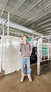 ZWECK FAMILY EMBRACES ROBOTIC MILKING WITH DAIRYROBOT R9500. Join us on a journey as we hear from the Zweck family at Donava Holsteins farm, who is step by step embracing Robotic Milking by adopting 6 GEA DairyRobots R9500 to make their life on the farm a lot more enjoyable and to prepare the farm for the next generations. 📽️🐄 Like many other Aussie farmers, the Zweck family is looking for: ☑️ Increased Milk Production: Experience higher milk yields with more efficient and flexible milkings, o